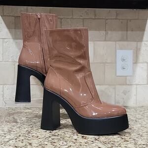 GB Gianni Bini Levi Tate Vegan Patent Platform Mid Boots Caramel